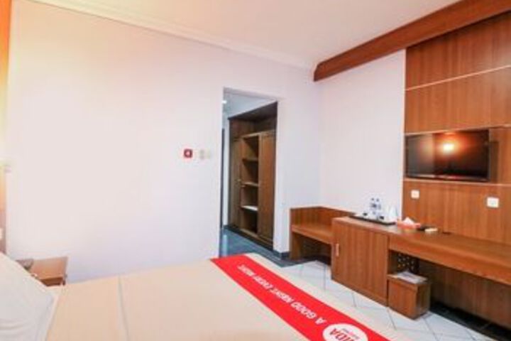 Room 11 of 39