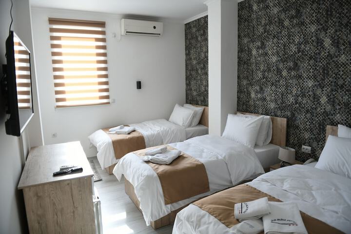 Room 9 of 31