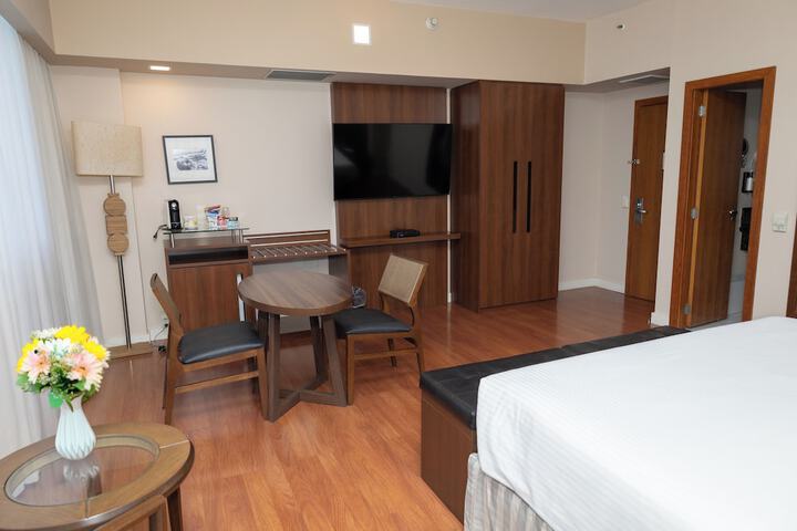Room 13 of 172