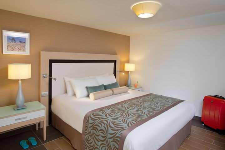 Room 35 of 106