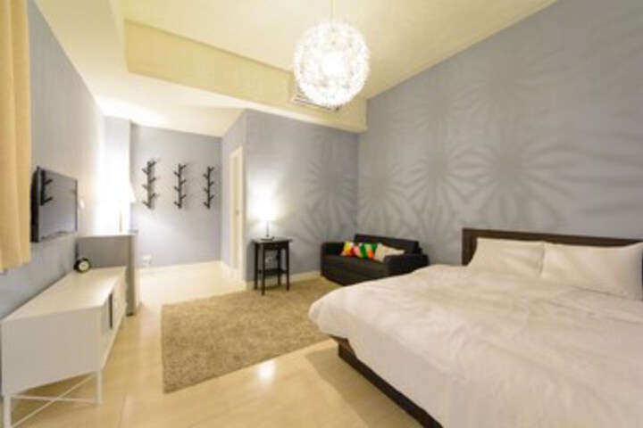 Room 32 of 43