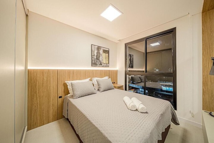 Room 3 of 10