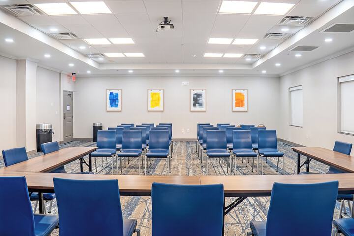 Ballroom/Hall 40 of 45