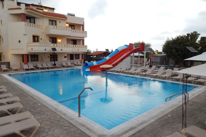 Pool Hotel