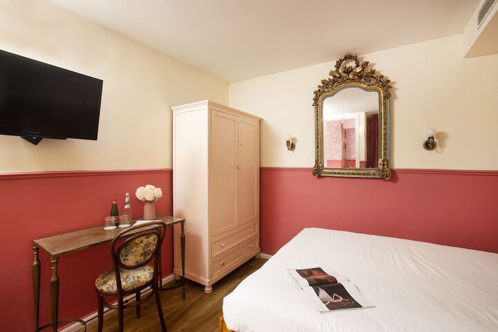 Room 13 of 61