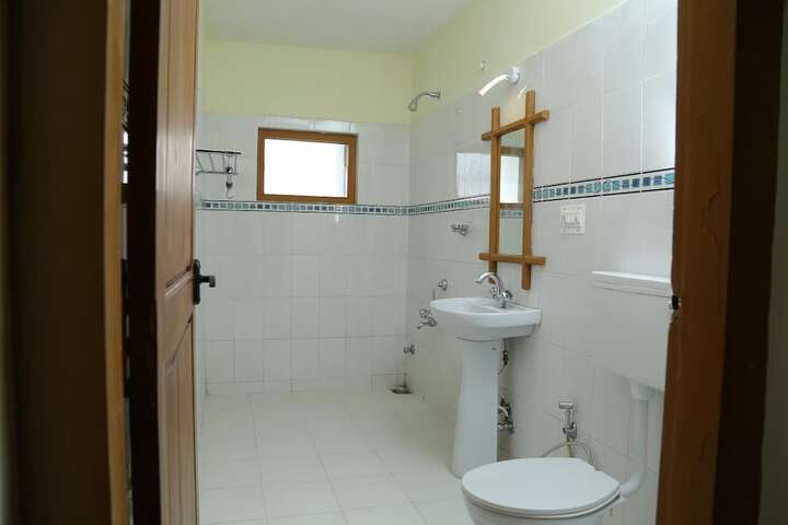Room 14 of 37