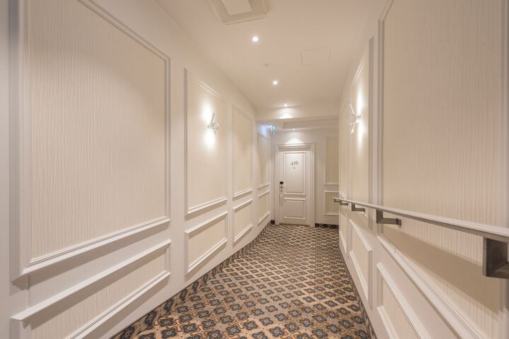 Ballroom/Hall 70 of 80