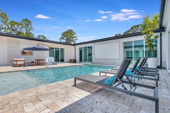 Pool 54 of 90