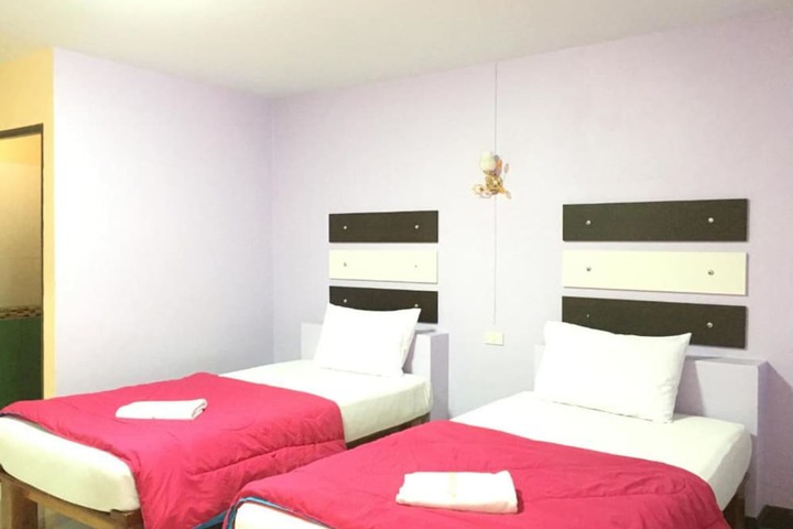 Room 14 of 27