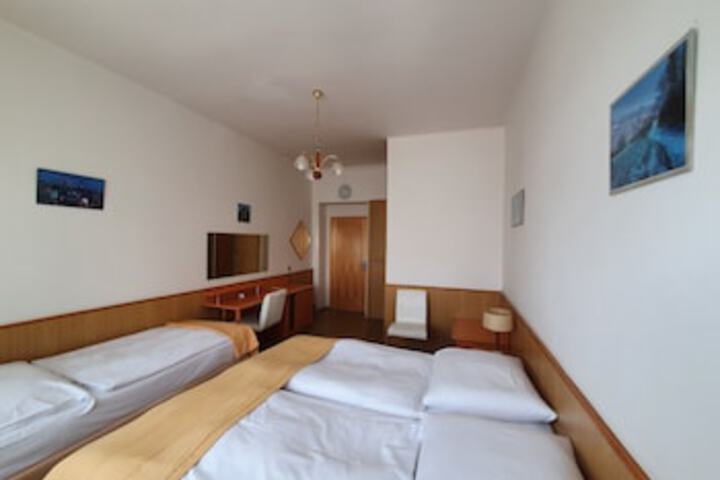 Room 178 of 324