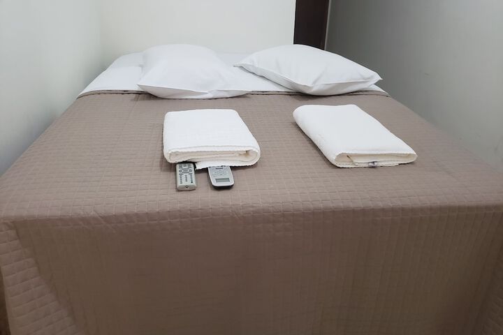 Room 9 of 33