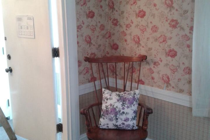 Room 27 of 42