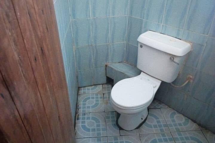 Room 10 of 16