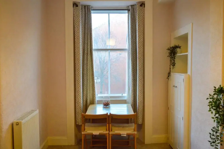 Room 3 of 10