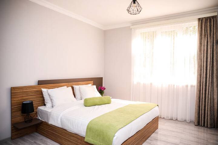 Room 7 of 33