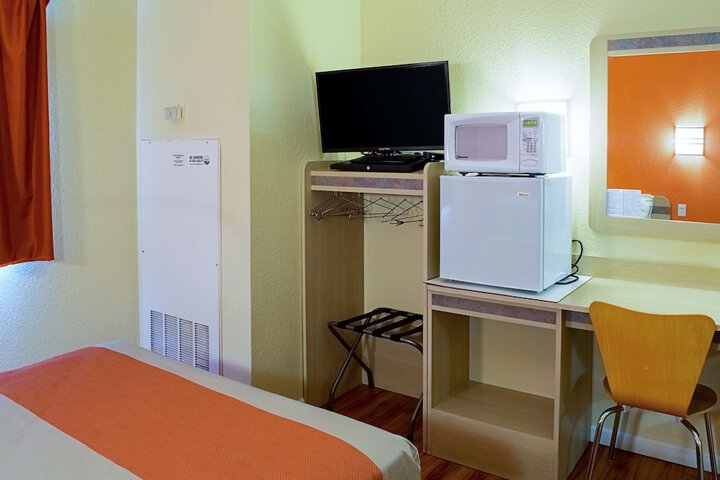 Mini-refrigerator