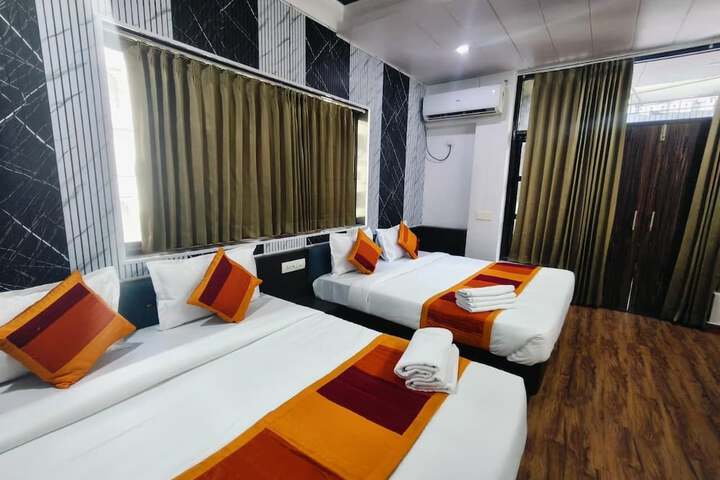 Room 10 of 20