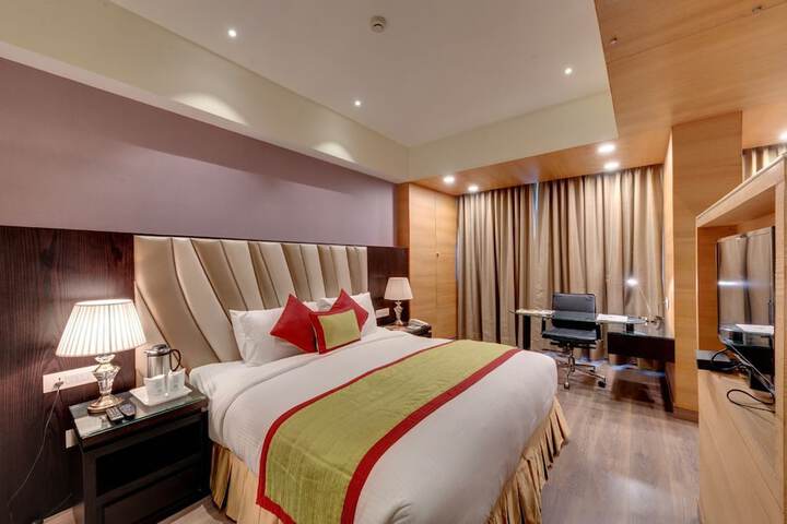 Room 3 of 39