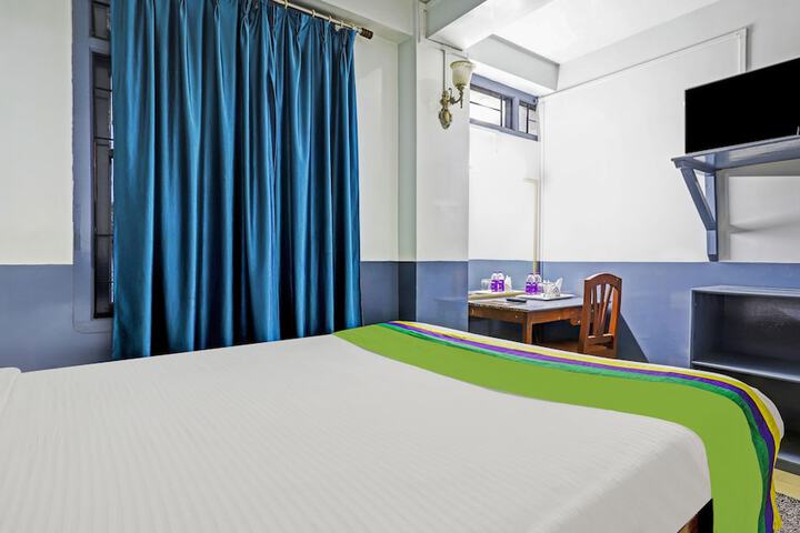 Room 10 of 38