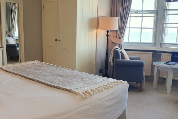 Room 38 of 127
