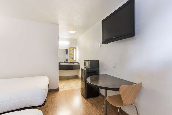 2 Double Beds (1 of 8)