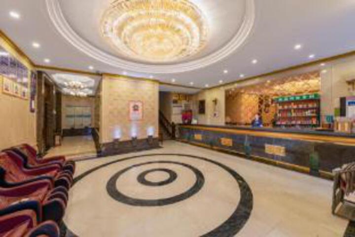 Huanan Hotel (Zhanjiang Railway Station Branch)