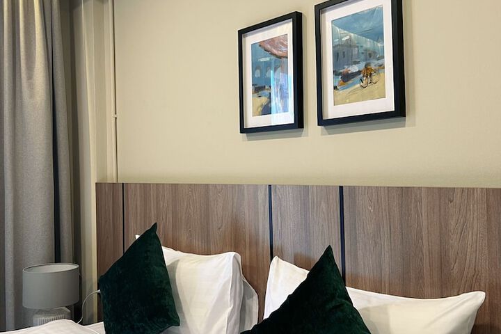 Room 15 of 49