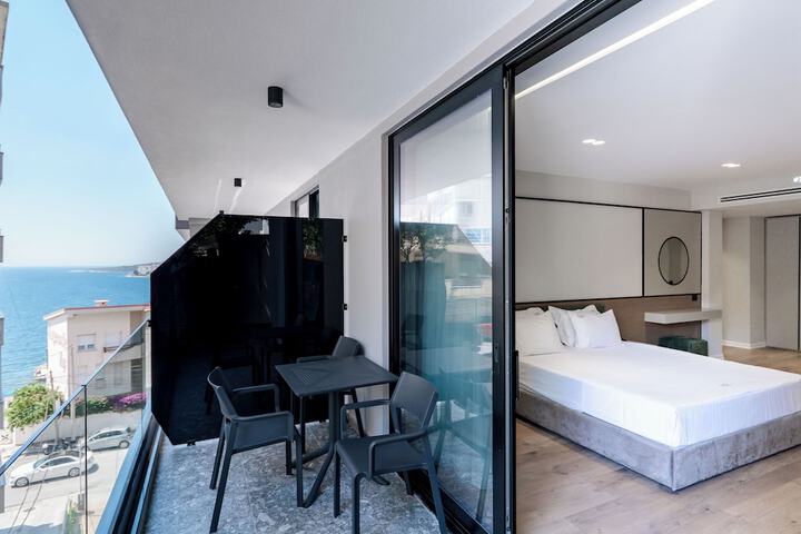 Room 95 of 186