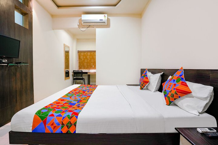 Room 15 of 28