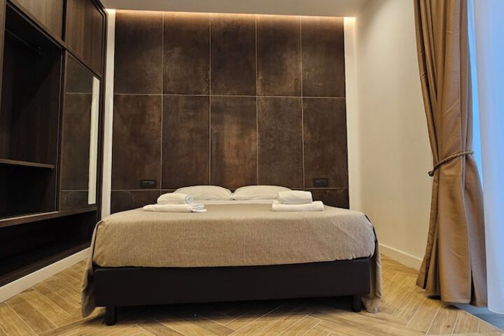 Room 17 of 38