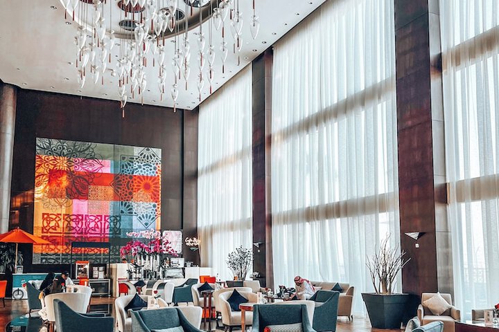 Entrance & Lobby
