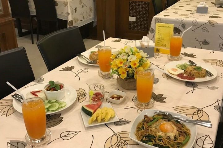 Dining 74 of 105