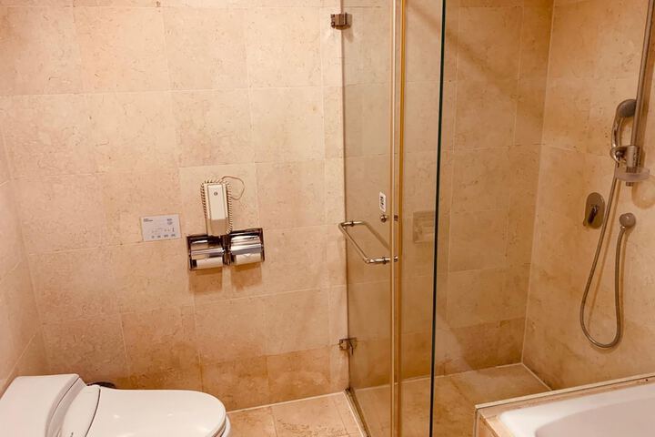 Room 18 of 29