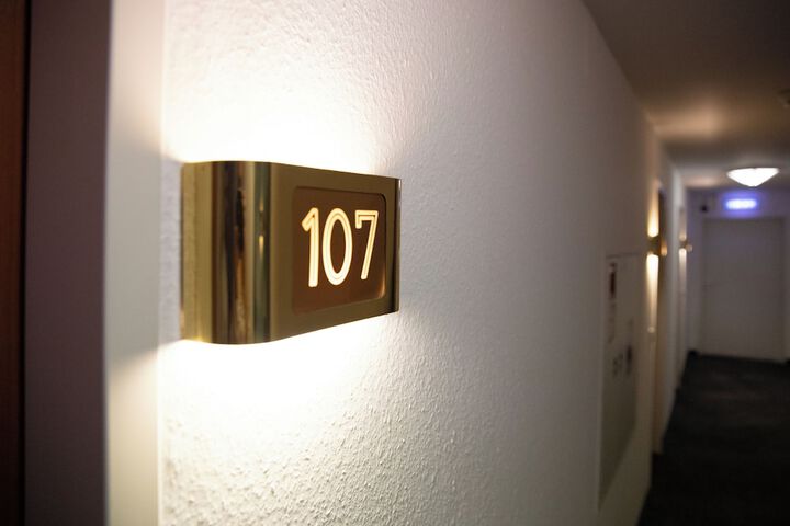 Ballroom/Hall 76 of 81