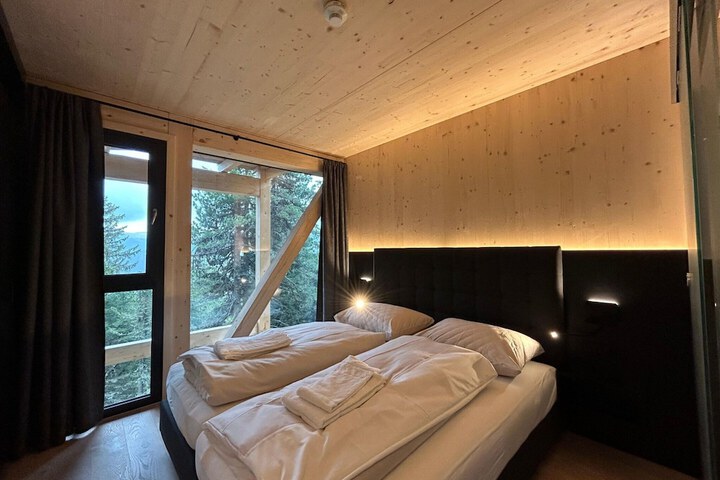 Room 4 of 41