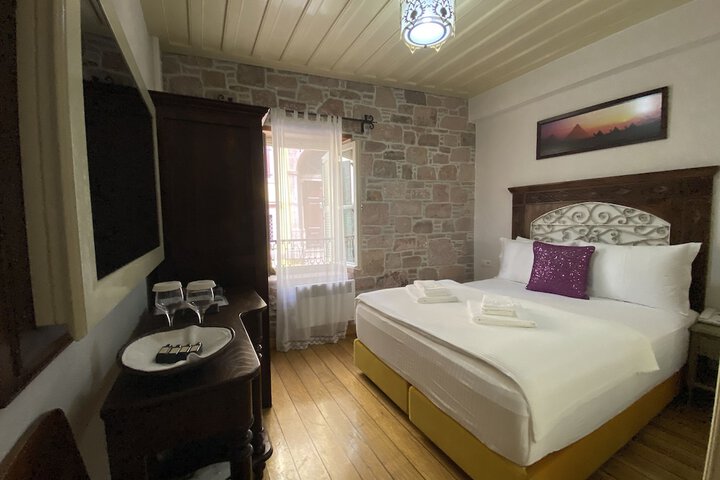 Room 28 of 81