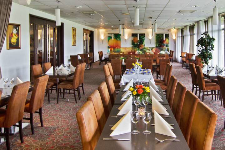 Dining 44 of 62