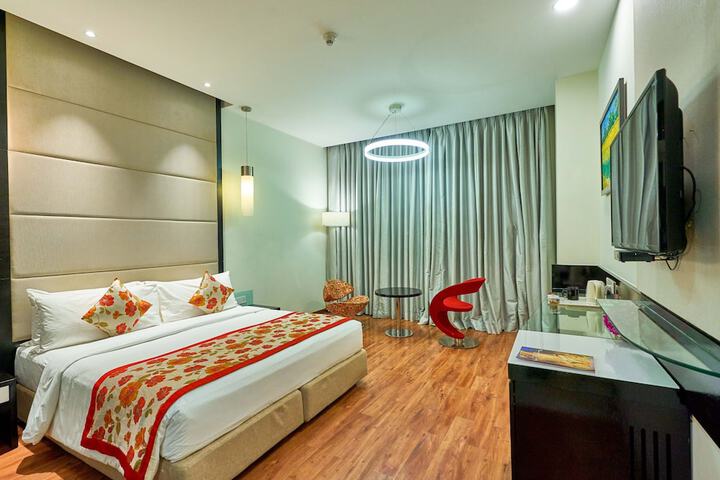 Room 18 of 80