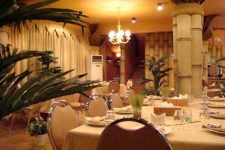 Dining 23 of 24