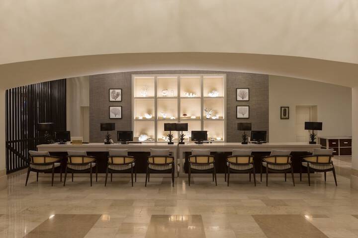 Hotel Interior 5 of 124