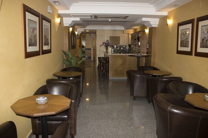 Lounge 58 of 74