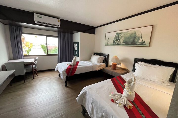 Room 9 of 30