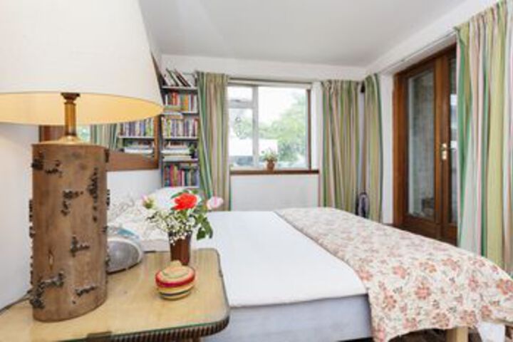 Room 18 of 30