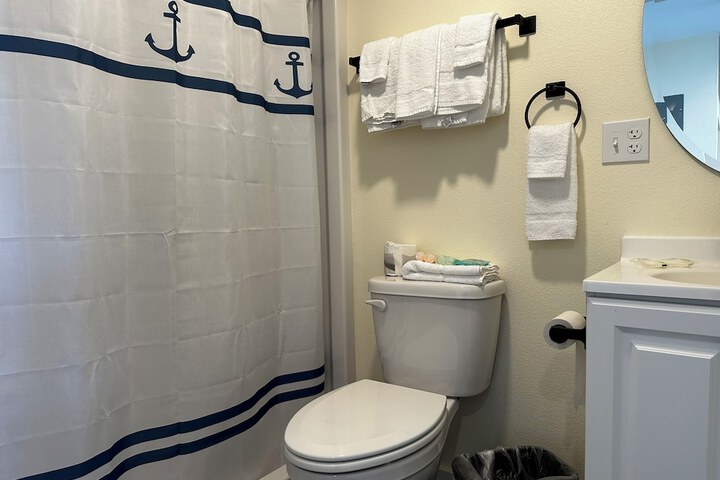 Room 52 of 80