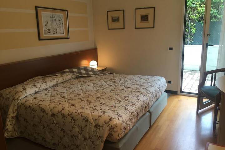 Room 47 of 106