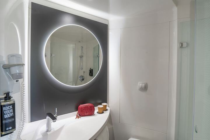 Room 20 of 42