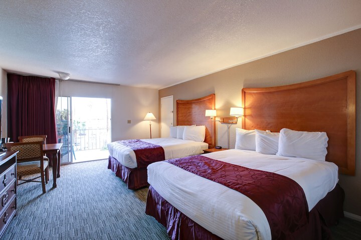 2 Queen Beds Mountain View Pet Friendly Corner (5 of 15)
