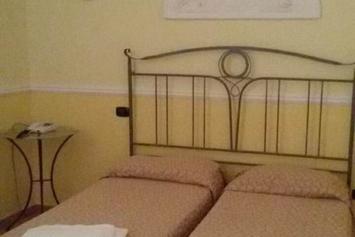 Room 6 of 15