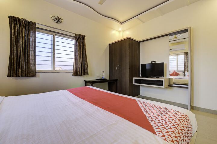 Room 10 of 20