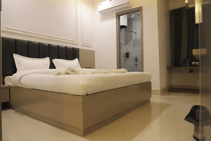 Room 2 of 5